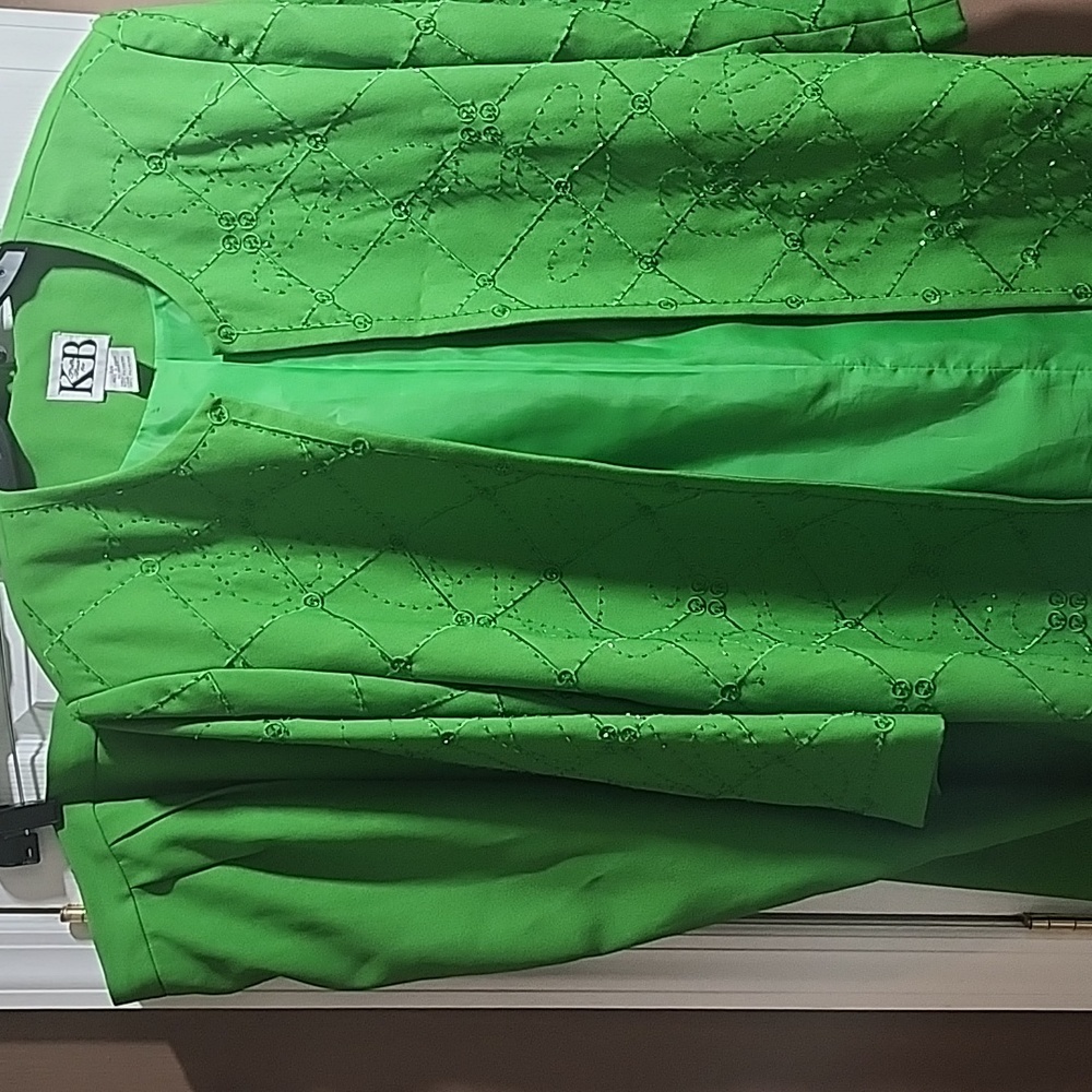 2pc women gorgeous green suit size 22w.... KB